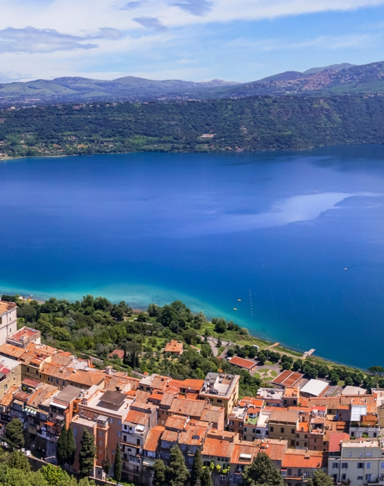 Roman Countryside and Lakes Day Tour 