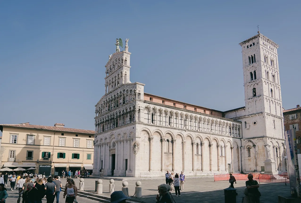 Lucca Shore
